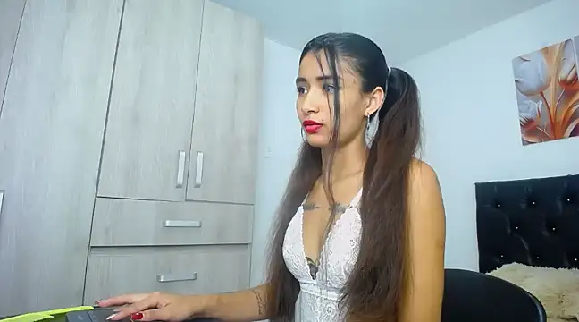 Snapshot of conni_f00x chatting on 01.04.25 conni f00x online show from 01.04.25