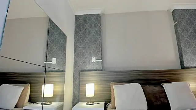 Snapshot of Mistyca chatting on 10.06.25 Mistyca online show from 10.06.25