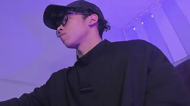 Snapshot of AkazaBoy_ chatting on 03.13.26 AkazaBoy online show from 03.13.26