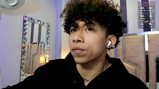 Snapshot of AkazaBoy_ chatting on 03.27.26 AkazaBoy online show from 03.27.26