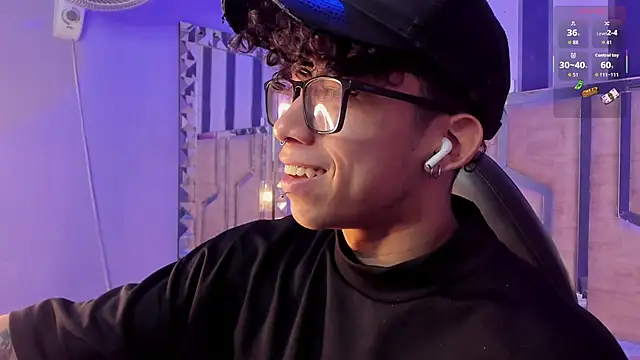 Snapshot of AkazaBoy_ chatting on 03.28.26 AkazaBoy online show from 03.28.26