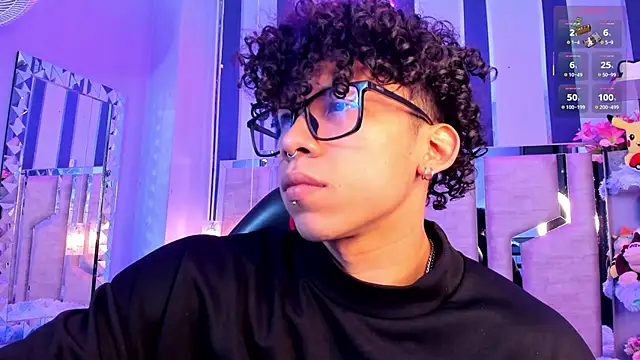 Snapshot of AkazaBoy_ chatting on 03.30.26 AkazaBoy online show from 03.30.26