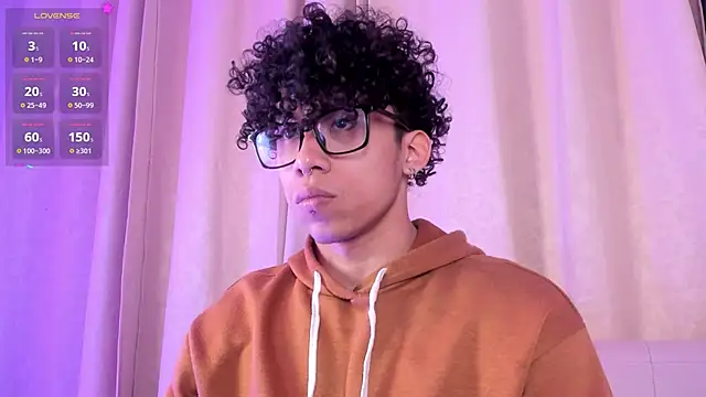 Snapshot of AkazaBoy_ chatting on 04.03.26 AkazaBoy online show from 04.03.26