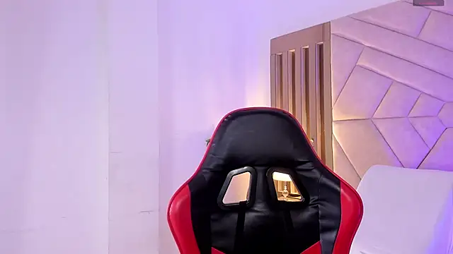 Snapshot of AkazaBoy_ chatting on 04.04.26 AkazaBoy online show from 04.04.26