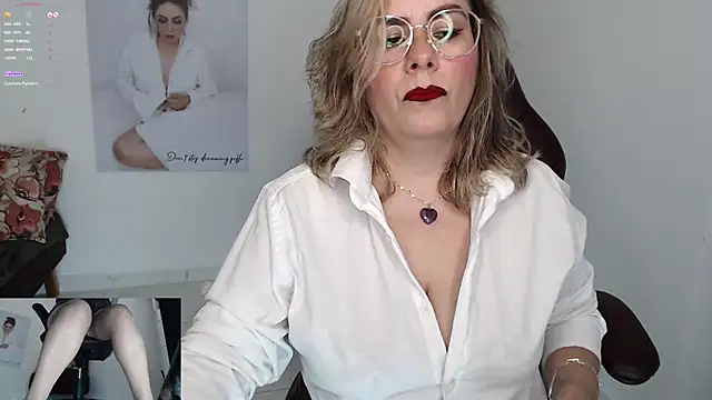 Serenay  online show from 01.20.25