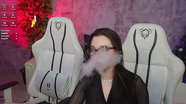 Magnetic Mia  online show from 12.14.24