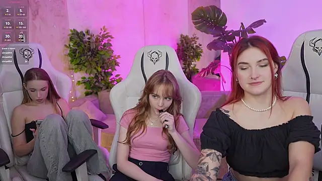 Magnetic Mia  online show from 02.07.25