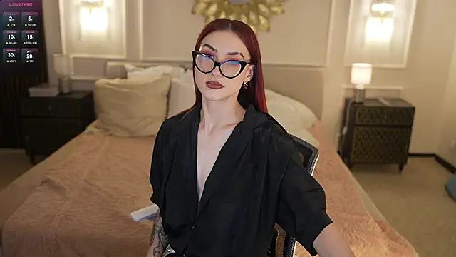 Snapshot of Magnetic_Mia_ chatting on 05.25.26 Magnetic Mia online show from 05.25.26