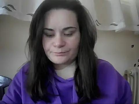Snapshot of AalinnaK chatting on 02.19.26 AalinnaK online show from 02.19.26