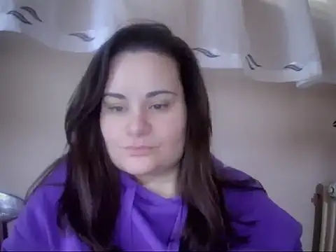 Snapshot of AalinnaK chatting on 02.25.26 AalinnaK online show from 02.25.26