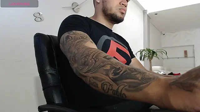 Snapshot of Aaron_Hunter_ chatting on 03.22.25 Aaron Hunter online show from 03.22.25