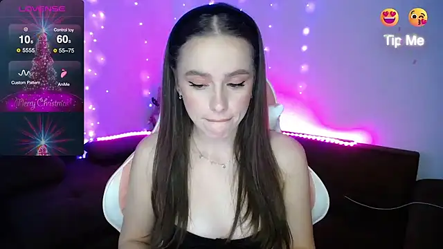 Snapshot of Emillias chatting on 01.31.25 Emillias online show from 01.31.25