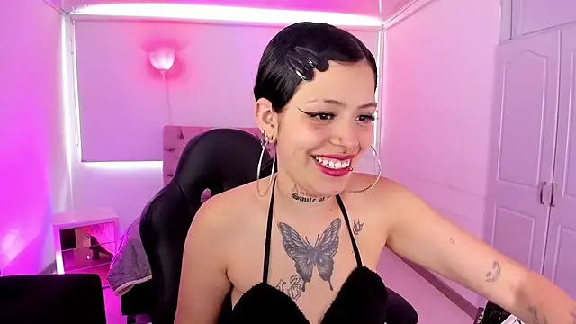 Snapshot of AuroraDiaz chatting on 09.29.25 AuroraDiaz online show from 09.29.25