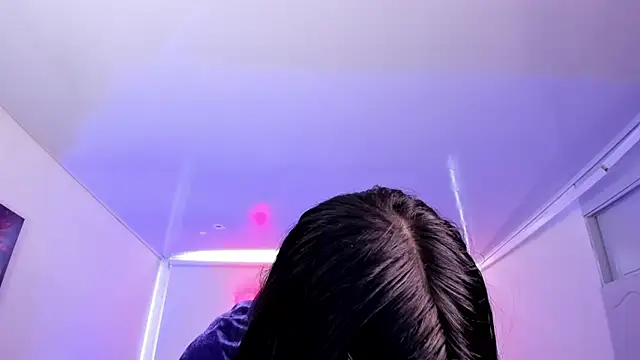 Snapshot of AuroraDiaz chatting on 10.11.25 AuroraDiaz online show from 10.11.25