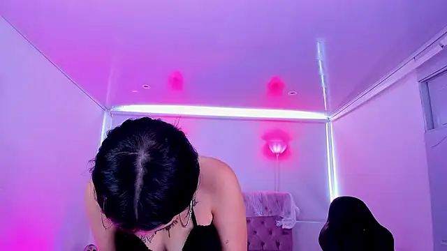 Snapshot of AuroraDiaz chatting on 10.20.25 AuroraDiaz online show from 10.20.25