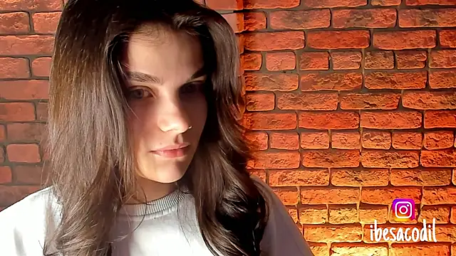 Snapshot of adriana_allien chatting on 01.12.25 adriana allien online show from 01.12.25