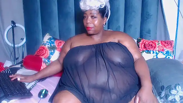 Snapshot of BustyWendyXXX47 chatting on 11.30.25 BustyWendyXXX47 online show from 11.30.25