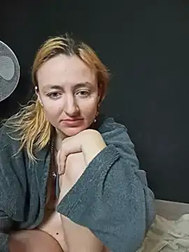 Snapshot of Sexy-Milf-Big chatting on 12.17.24 Sexy-Milf-Big online show from 12.17.24