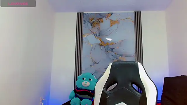 Snapshot of Hellen_moons__ chatting on 03.18.25 Hellen moons online show from 03.18.25