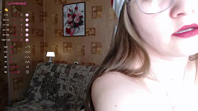 Snapshot of Miatiny chatting on 12.15.24 Miatiny online show from 12.15.24