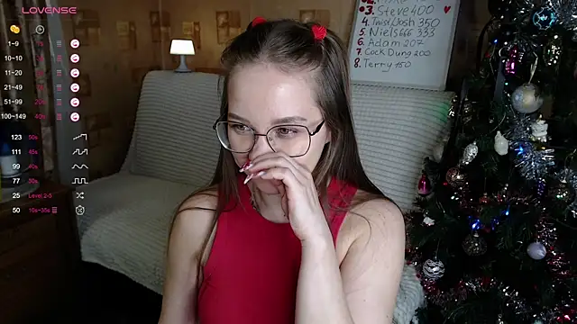 Snapshot of Miatiny chatting on 12.18.24 Miatiny online show from 12.18.24