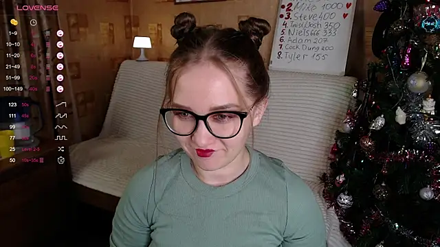 Snapshot of Miatiny chatting on 12.25.24 Miatiny online show from 12.25.24