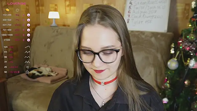 Snapshot of Miatiny chatting on 01.10.25 Miatiny online show from 01.10.25