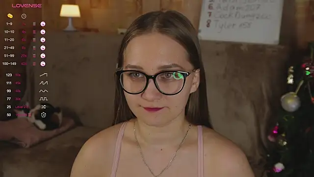 Snapshot of Miatiny chatting on 01.11.25 Miatiny online show from 01.11.25