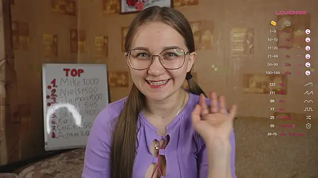 Snapshot of Miatiny chatting on 02.22.25 Miatiny online show from 02.22.25