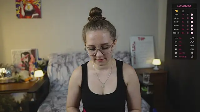 Snapshot of Miatiny chatting on 09.25.25 Miatiny online show from 09.25.25