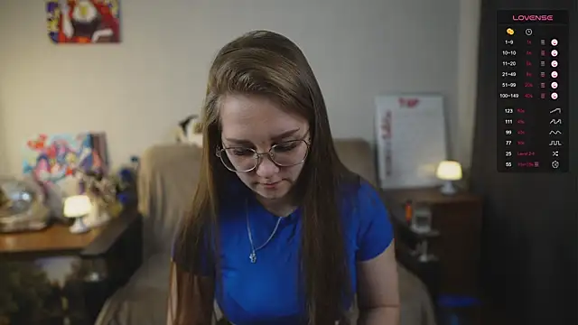 Snapshot of Miatiny chatting on 10.06.25 Miatiny online show from 10.06.25