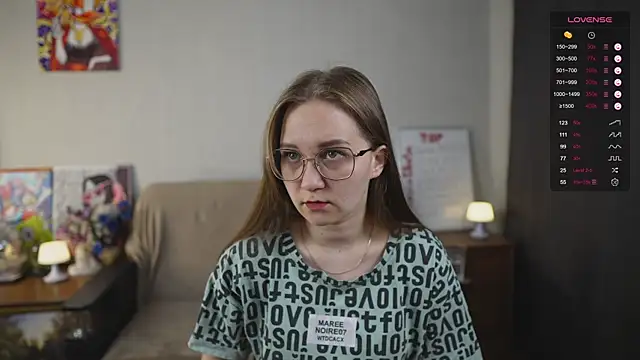 Snapshot of Miatiny chatting on 10.25.25 Miatiny online show from 10.25.25