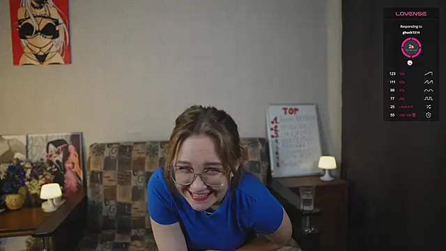 Snapshot of Miatiny chatting on 11.25.25 Miatiny online show from 11.25.25