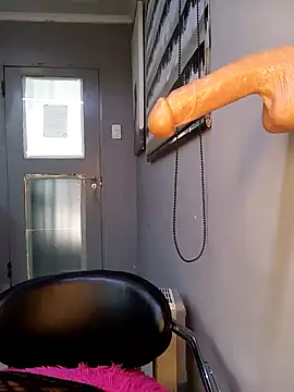 Snapshot of DickDiva1 chatting on 02.22.25 DickDiva1 online show from 02.22.25