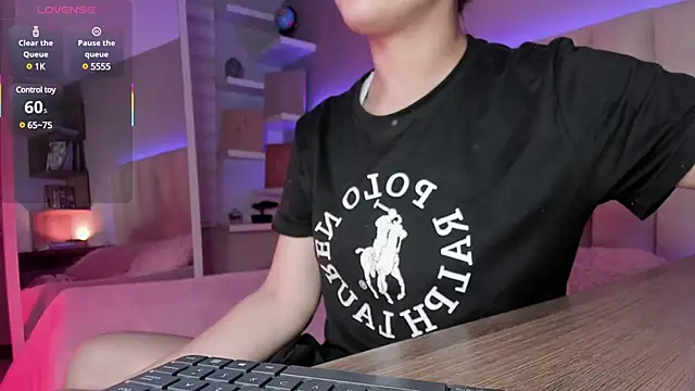 Snapshot of Megan_mooree_ chatting on 03.17.25 Megan mooree online show from 03.17.25