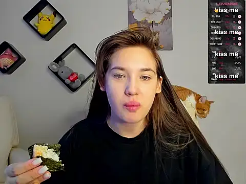 Snapshot of Holly_Molii chatting on 02.05.25 Holly Molii online show from 02.05.25