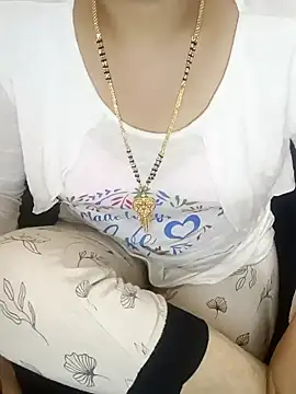 Snapshot of yourtamilcouple chatting on 12.26.24 yourtamilcouple online show from 12.26.24