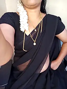 Snapshot of yourtamilcouple chatting on 10.12.25 yourtamilcouple online show from 10.12.25