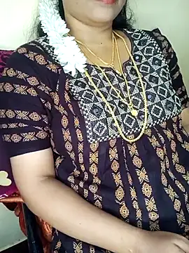 Snapshot of yourtamilcouple chatting on 10.24.25 yourtamilcouple online show from 10.24.25