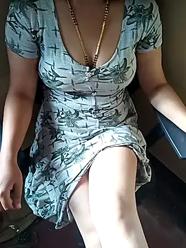 Snapshot of yourtamilcouple chatting on 11.19.25 yourtamilcouple online show from 11.19.25