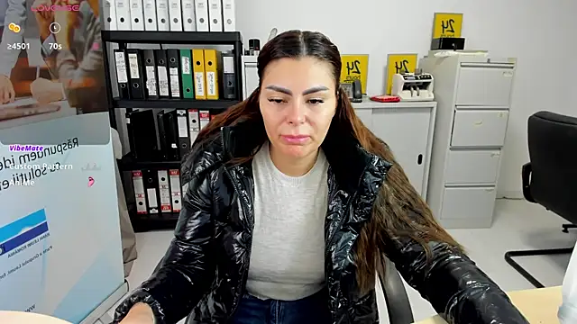 Snapshot of kilenyapatrice chatting on 01.21.25 kilenyapatrice online show from 01.21.25