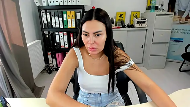 Snapshot of kilenyapatrice chatting on 09.09.25 kilenyapatrice online show from 09.09.25