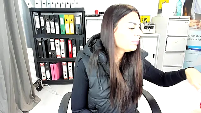 Snapshot of kilenyapatrice chatting on 10.03.25 kilenyapatrice online show from 10.03.25