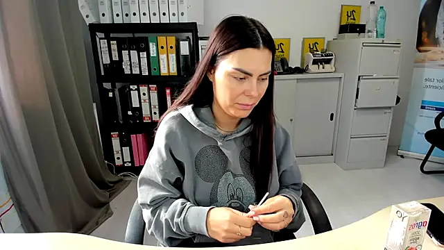 Snapshot of kilenyapatrice chatting on 10.14.25 kilenyapatrice online show from 10.14.25