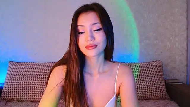 Min Jee  online show from 02.03.25