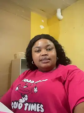 Snapshot of Curveysinaa chatting on 03.01.25 Curveysinaa online show from 03.01.25