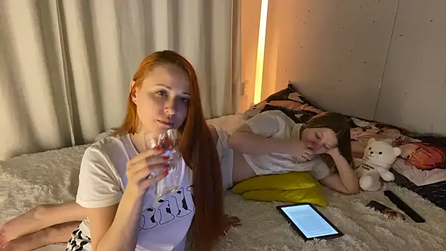 Snapshot of __2sya__ chatting on 02.24.25 2sya online show from 02.24.25