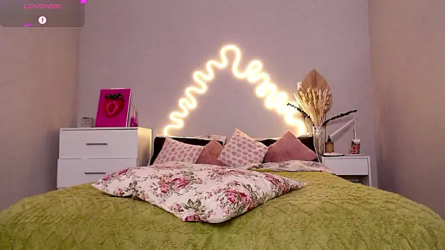 Red  Candy online show from 12.01.24