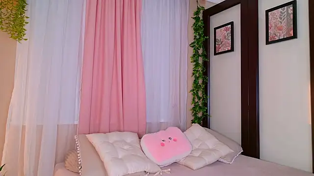 Zafiiro Blue online show from 11.20.25