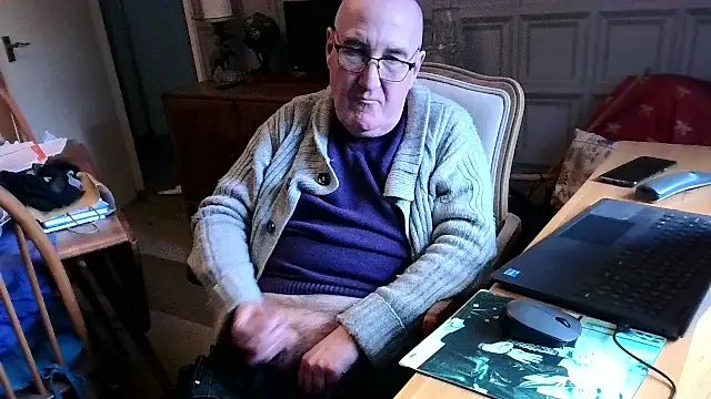 Adamdaddybear online show from 02.19.25